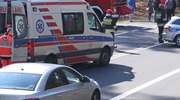 Zderzenie dwóch volkswagenów. Jedna osoba trafiła do szpitala