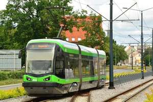 Ważne! W wakacje autobusy i tramwaje kursują inaczej

