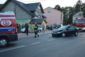Wypadek na Warszawskiej. Kierowca nie ustąpił pierwszeństwa. 