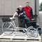 Policjant i jego przyjaciel skonstruowali rower dla
niepełnosprawnej Julki