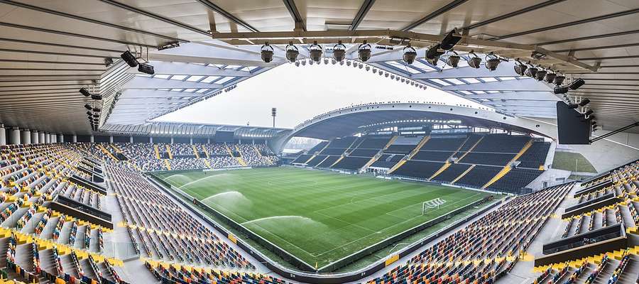 Dacia Arena w Udine, arena niedzielnego finału piłkarskich mistrzostw Europy do lat 21