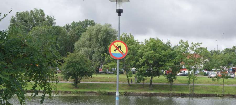 Zakaz kąpieli w rzece Elbląg