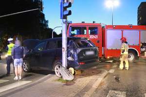 Po zderzeniu aut w Olsztynie kobieta trafiła do szpitala. Mogło skończyć się jeszcze gorzej [ZDJĘCIA]