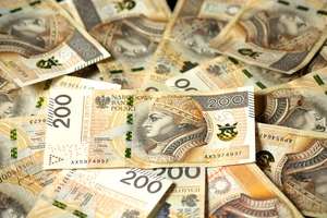Próbowali kraść „na policjanta". Senior stracił 50 tys. zł