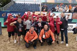 Młodzi szczypiorniści z Iławy pomagali przy organizacji plażowych mistrzostw Europy [ZDJĘCIA]
