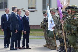 Szef MON oraz premier Chorwacji odwiedzili żołnierzy w Bemowie Piskim