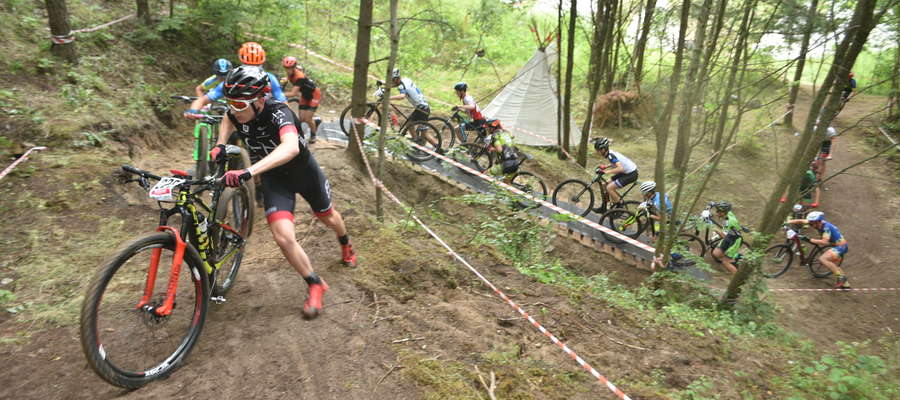 Na brak atrakcji na trasie w Mrągowie uczestnicy mistrzostw Polski w kolarstwie górskim raczej nie mogli narzekać