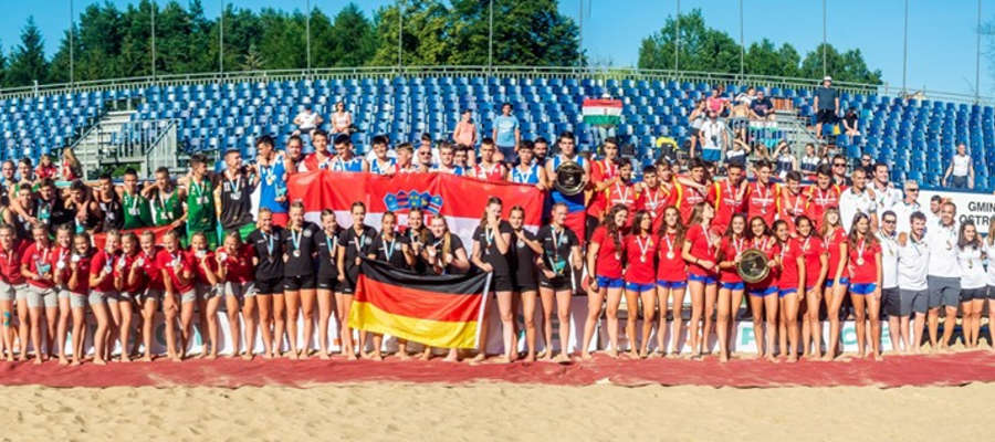 Najlepsze drużyn mistrzostw Europy juniorów w plażowej piłce ręcznej rozgrywanych w Starych Jabłonkach