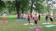 Zajęcia jogi na trawie w Lidzbarku Warmińskim
