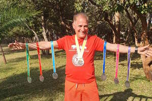 Kolejne wyzwanie za bartoszyckim biegaczem. Pokonał siedem maratonów w siedem dni w... Afryce