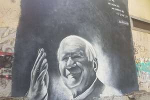 Graffiti Jana Pawła II poprawione