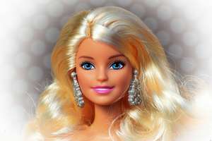 Barbie przybliżą najnowszą historię kobiet w Muzeum Sztuk Użytkowych