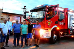 Nowy bojowy wóz strażaków ochotników z Gwiździn. Druhowie są dumni z nowoczesnego auta
