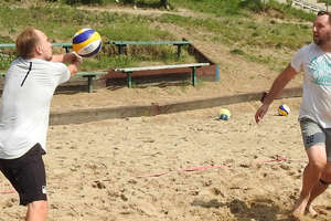 W sobotę na plaży miejskiej turniej siatkówki plażowej oldbojów