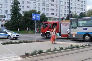 Potrącenie na przejściu w Olsztynie. W kobietę uderzył autobus [ZDJĘCIA]