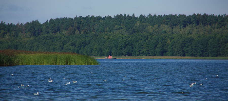 Akcja poszukiwawcza po wypadku z udziałem Piotra Woźniaka-Staraka na jeziorze Kisajno trwała kilka dni