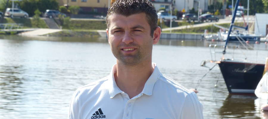 Wojciech Figurski, grający trener Jezioraka, strzelił w Kętrzynie dwa gole a jego drużyna pokonała Granicę 4:1