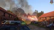Seria pożarów w gminie Dywity. Spłonęło rodzinne gospodarstwo w Zalbkach [ZDJĘCIA]