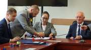 Samorządy podpisały umowy na dofinansowanie remontów dróg
