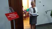Komisja wyborcza sprawdza podpisy