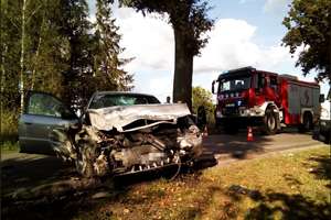 Zderzenie trzech pojazdów w powiecie olsztyńskim. Wśród poszkodowanych małe dziecko [ZDJĘCIA]