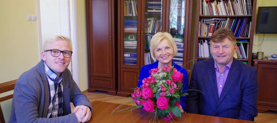 Pan Andrzej Wrzesień z synem dziękują Pani Senator za wieloletnią, skuteczną walkę