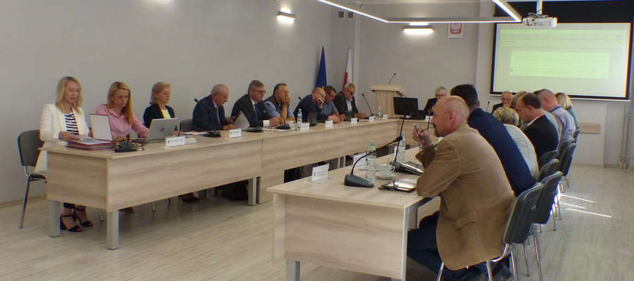 Lipcowa sesja Rady Gminy Bartoszyce, podczas której radni stwierdzili większością głosów wygaszenie mandatu Krzysztofowi Iwańskiemu