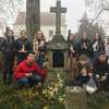 Wolontariusze pamiętają o grobach przed Świętem Zmarłych