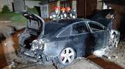 Samochód osobowy spłonął w Bartoszycach. ZDJĘCIA