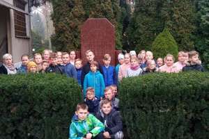 Szkoła pamięta - inicjatywa uczniów szkoły w Grodzicznie