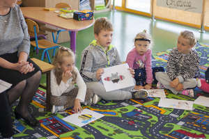 Dzień głośnego czytania w oddziale przedszkolnym w Sątopach