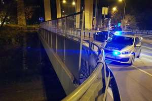 Policjantki z Olsztyna zapobiegły tragedii. Mężczyzna chciał skoczyć z wiaduktu