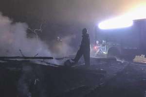 Nocą w Ostrowinie spłonęła stodoła wypełniona słomą