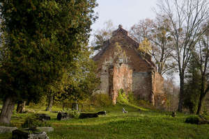 Skarby z naszej okolicy: ruiny gotyckiego kościoła i pozostałości cmentarza  [ZDJĘCIA]