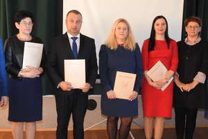 Z okazji Dnia Edukacji Narodowej wójt gminy Kurzętnik docenił dyrektorów, a dyrektorzy nauczycieli