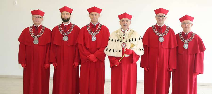 Prof. Jerzy Jaroszewski, prorektor UWM ds. nauki (na zdjęciu pierwszy z lewej): Uniwersytet nie straci nazwy, a gwarantuje to ustawa 
