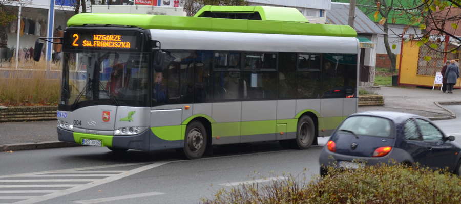 Autobusy Zakładu Komunikacji Miejskiej 1 listopada za darmo zawiozą ostródzian pod cmentarze