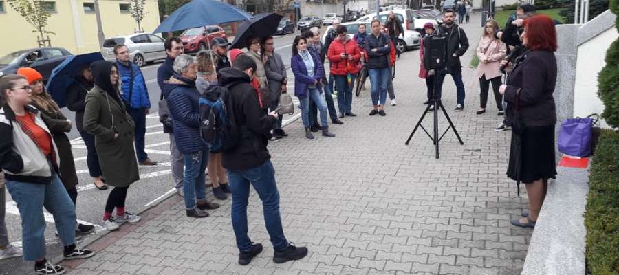 Manifestacja przed Urzędem Wojewódzkim w Olsztynie