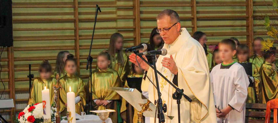 Ks. Tomasz Mowiński
