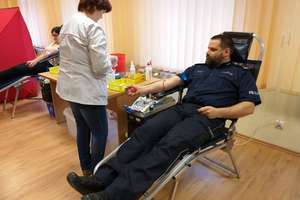 Policjanci i pracownicy węgorzewskiej komendy oddali krew 