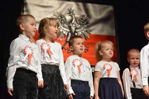 Konkurs piosenki patriotycznej rozpoczął w Olecku obchody Święta Niepodległości