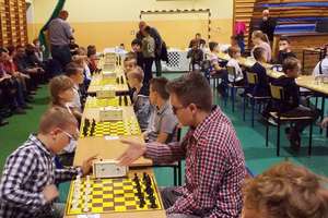 Niepodległościowy turniej w  szkole w Brzoziu Lubawskim 