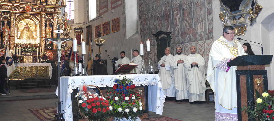 W czasie mszy świętej za Ojczyznę w kościele w Nowym Mieście Lubawskim 