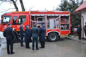 Uroczyste przekazanie samochodu pożarniczego dla OSP w Gąskach 