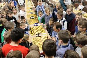 Mistrzyni Polski vs Poseł - szachowy dzień w MCK podczas Turnieju "Szachiści grają dla Polonii" 
