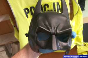 Batman przeszedł na ciemną stronę mocy... Złodzieje atakują w maskach 