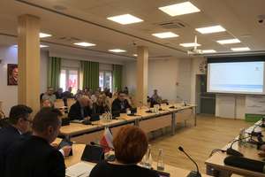 Decyzja w sprawie szkół w Skarlinie, Gwiździnach i Radomnie podjęta