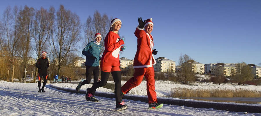 Zdjęcie ilustracyjne z gdańskiego parkrunu Mikołajkowego