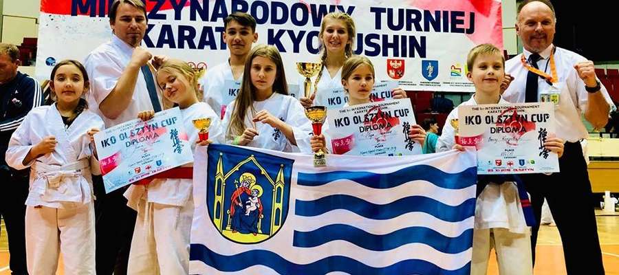Iławska ekipa karateków na zawodach w Olsztynie