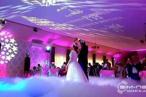 Marzenia o romantycznym tańcu w chmurach mogą się spełnić... Oczaruj swoich gości weselnych [ZDJĘCIA]